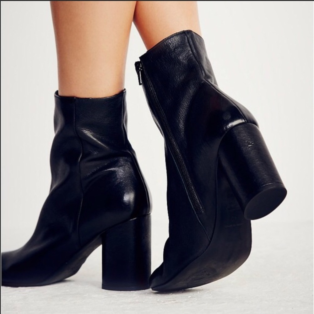 FREE PEOPLE BOOTIES